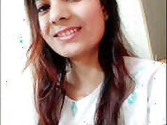 beautiful-cute-desi-girl